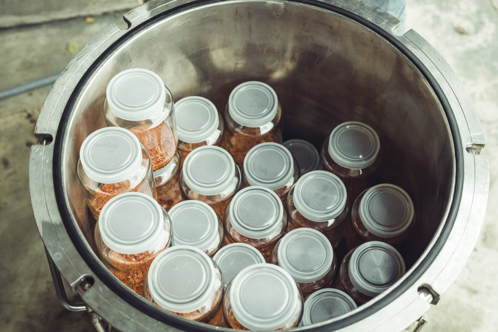 Here is the step-by-step guide for you to use a canning pressure canner