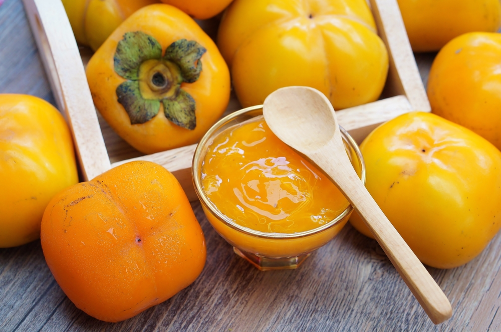 In order to water bath any kind of persimmon jam safety, it is advisable to add some drop of lemon juice