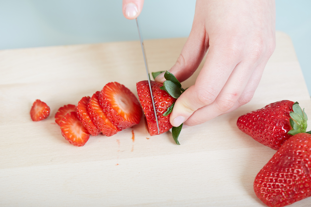 In this recipe I have sliced fresh strawberry for better flavor and perfect portion when used