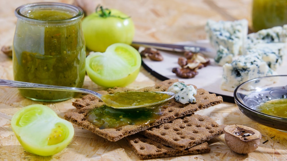 Thanks to balanced taste from green tomato jams you can combine it with a variety of options