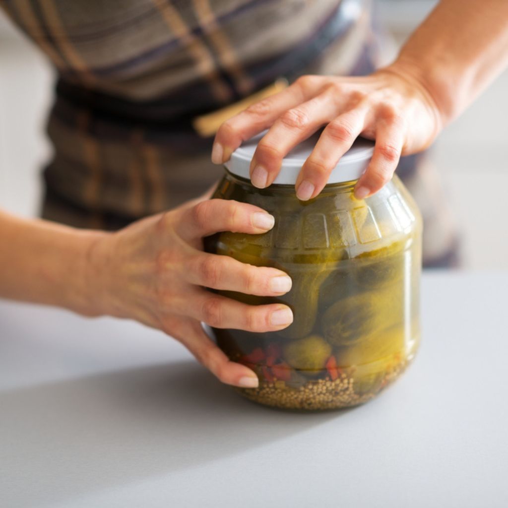 How to open a canning jar – Top 10 effective methods for unsealing a stubborn mason jar
