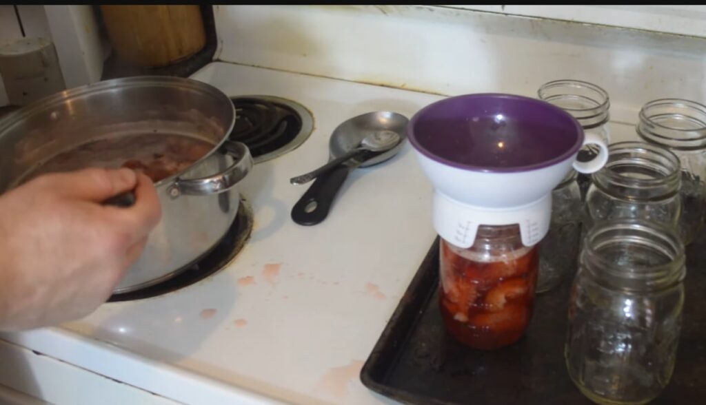 can you put mason jars in the freezer using funnel to transfer food into mason jar without spills or splatters