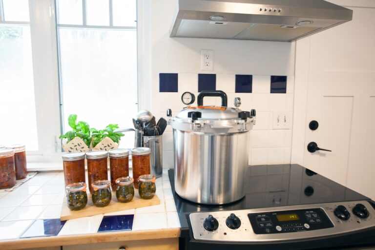 Difference Between Pressure Cooker and Pressure Canner