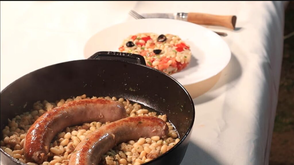 catalan sausage and beans For the best experience, you might want to enjoy it with a salad or serve yourself with a glass of red wine to balance your taste
