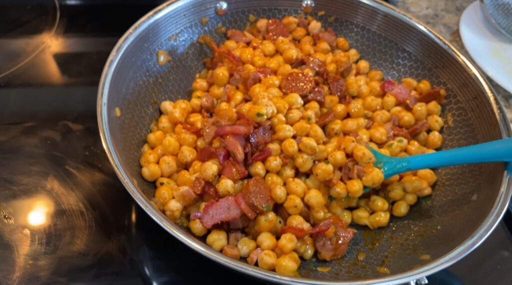 garbanzo frito adding previous crispy bacon